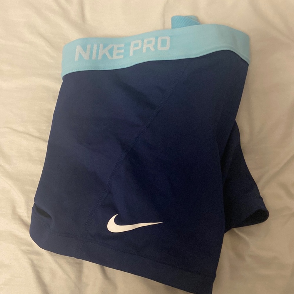 Nike pros extra small